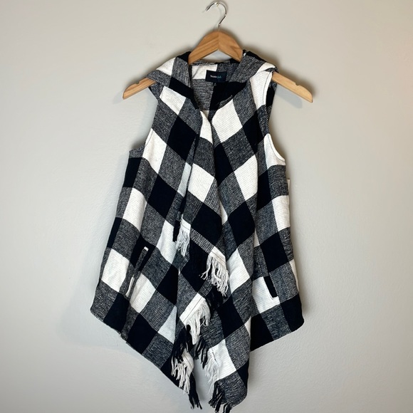 Takara Girls Other - Takara Girls Hooded Blanket Poncho Buffalo Plaid Fringe Vest Size Large new